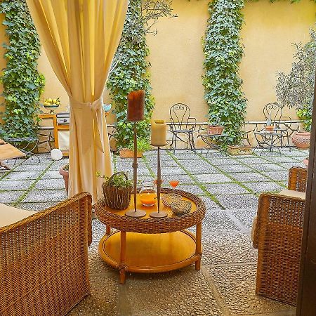 Dimora Dei Leoni Apartment Palermo Bagian luar foto